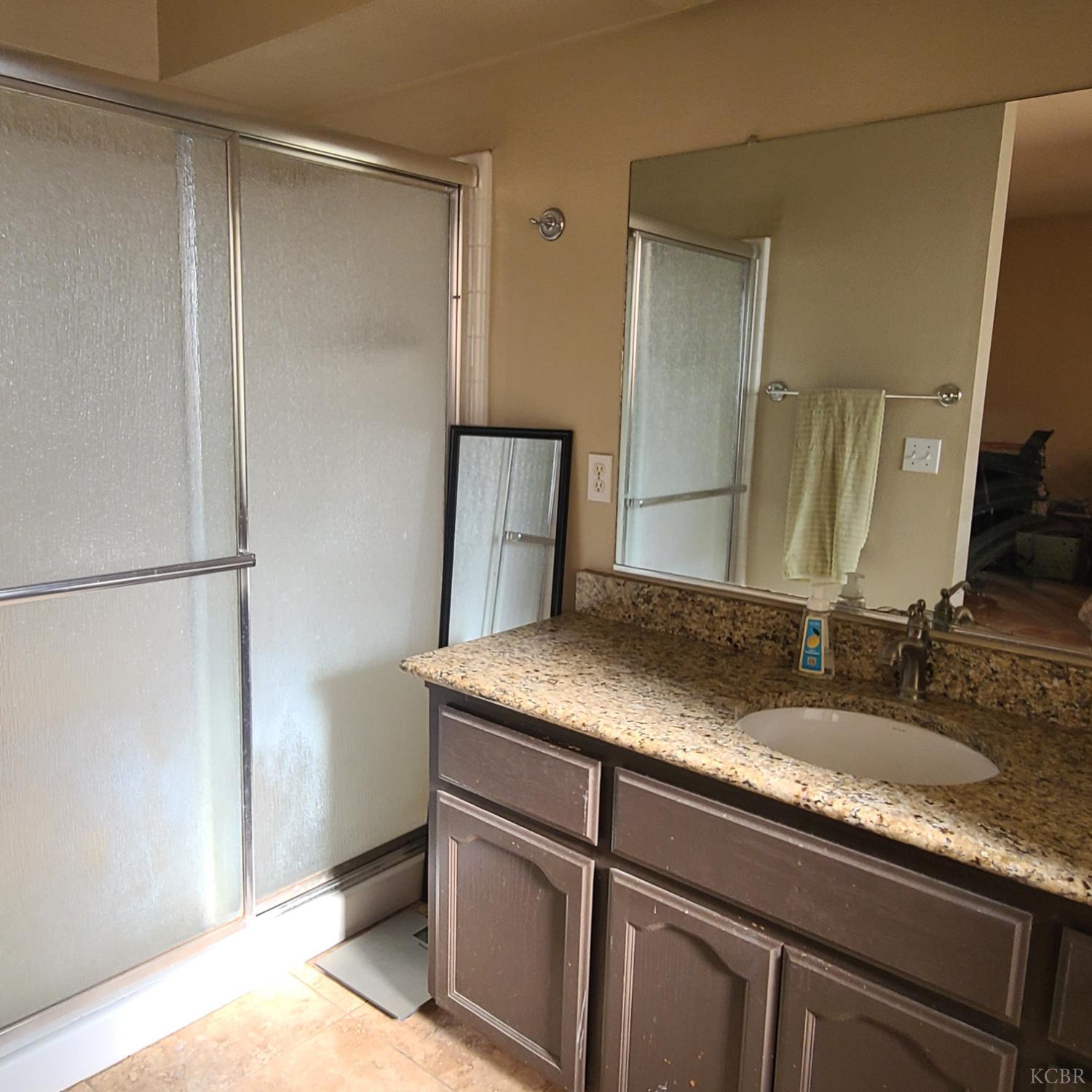 1125 cinnamon Dr, Lemoore, CA 93245