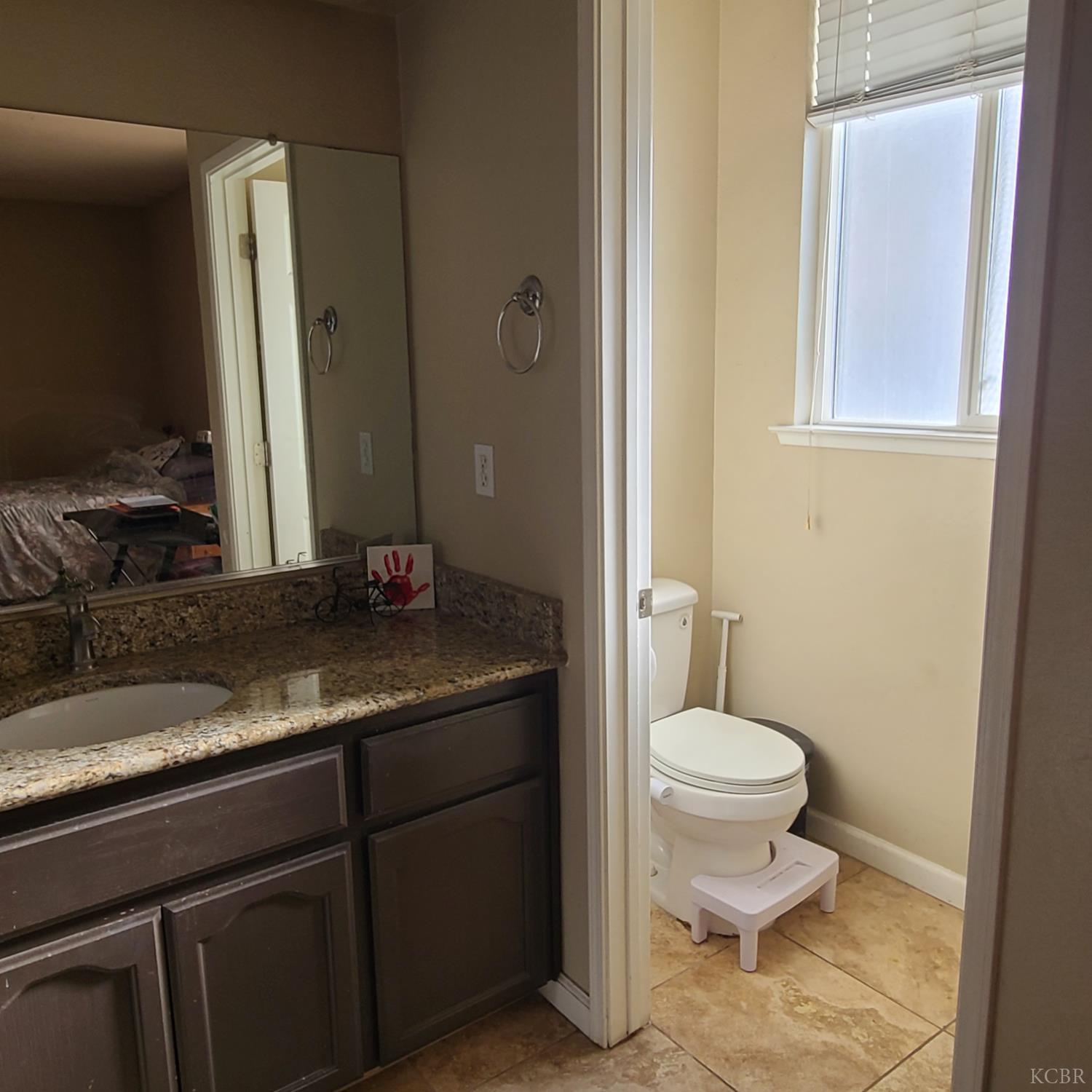 1125 cinnamon Dr, Lemoore, CA 93245