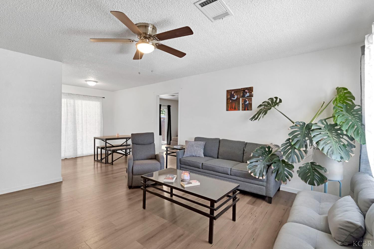1515 Thornton St, Hanford, CA 93230