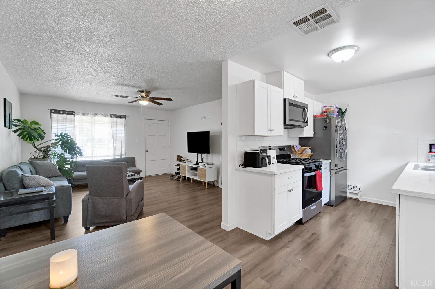 1515 Thornton St, Hanford, CA 93230