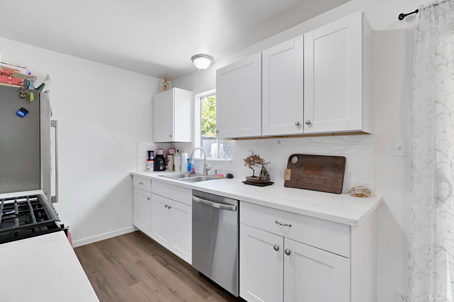1515 Thornton St, Hanford, CA 93230