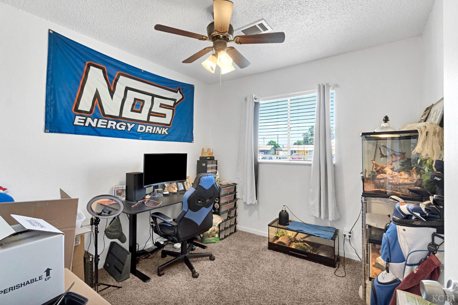 1515 Thornton St, Hanford, CA 93230