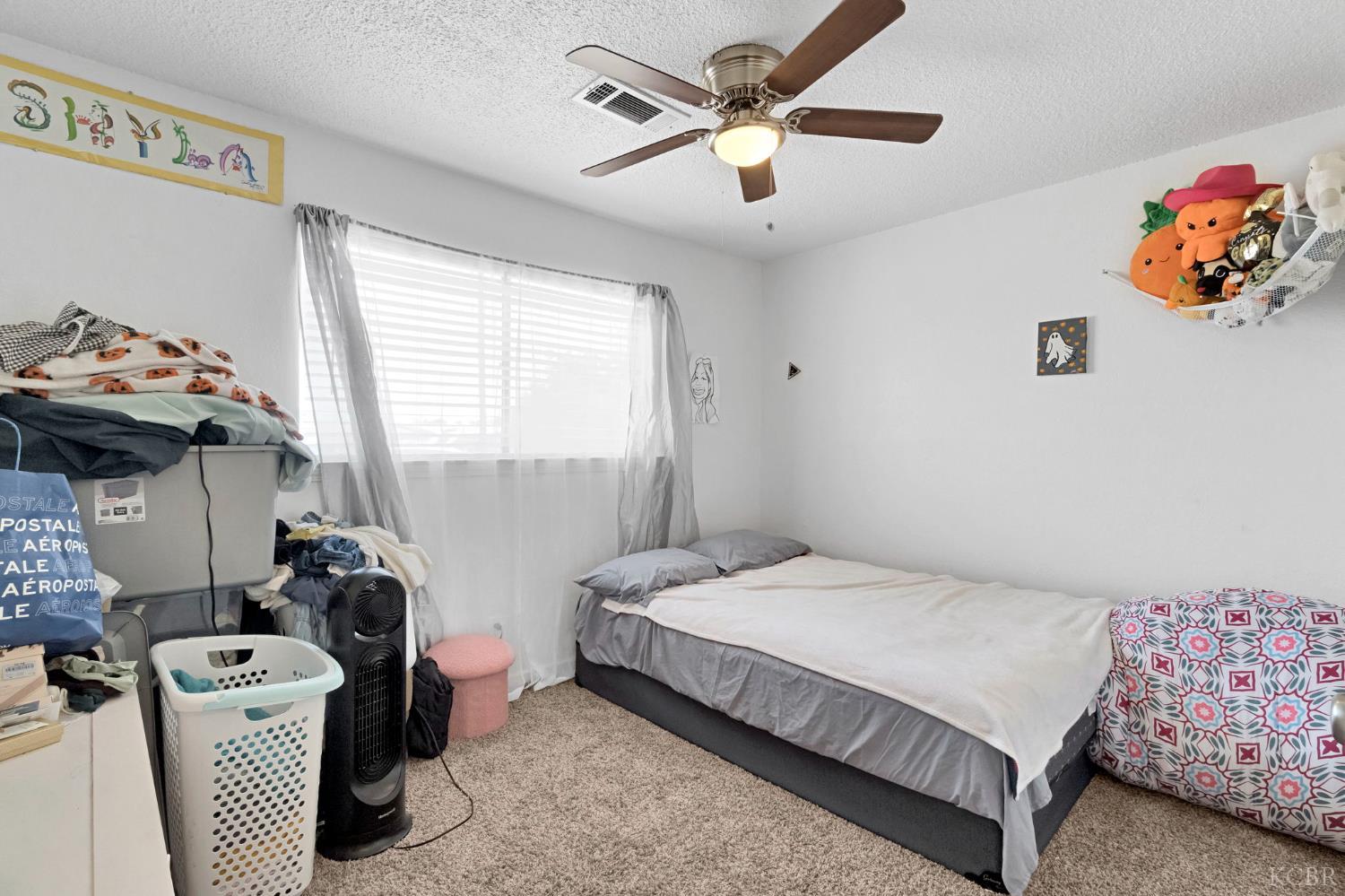 1515 Thornton St, Hanford, CA 93230