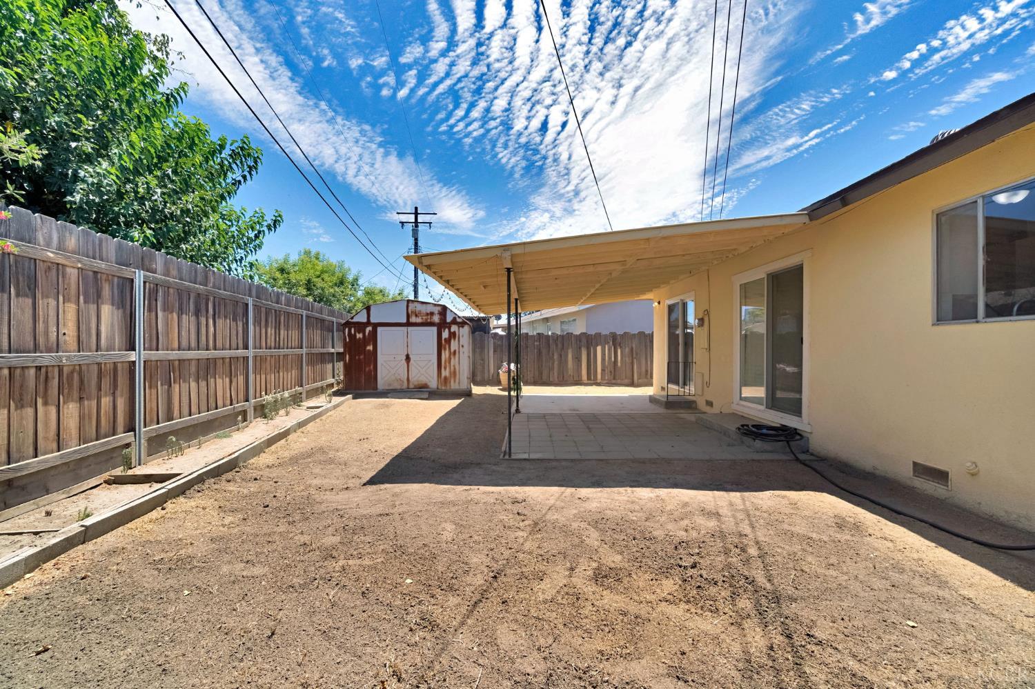 1515 Thornton St, Hanford, CA 93230