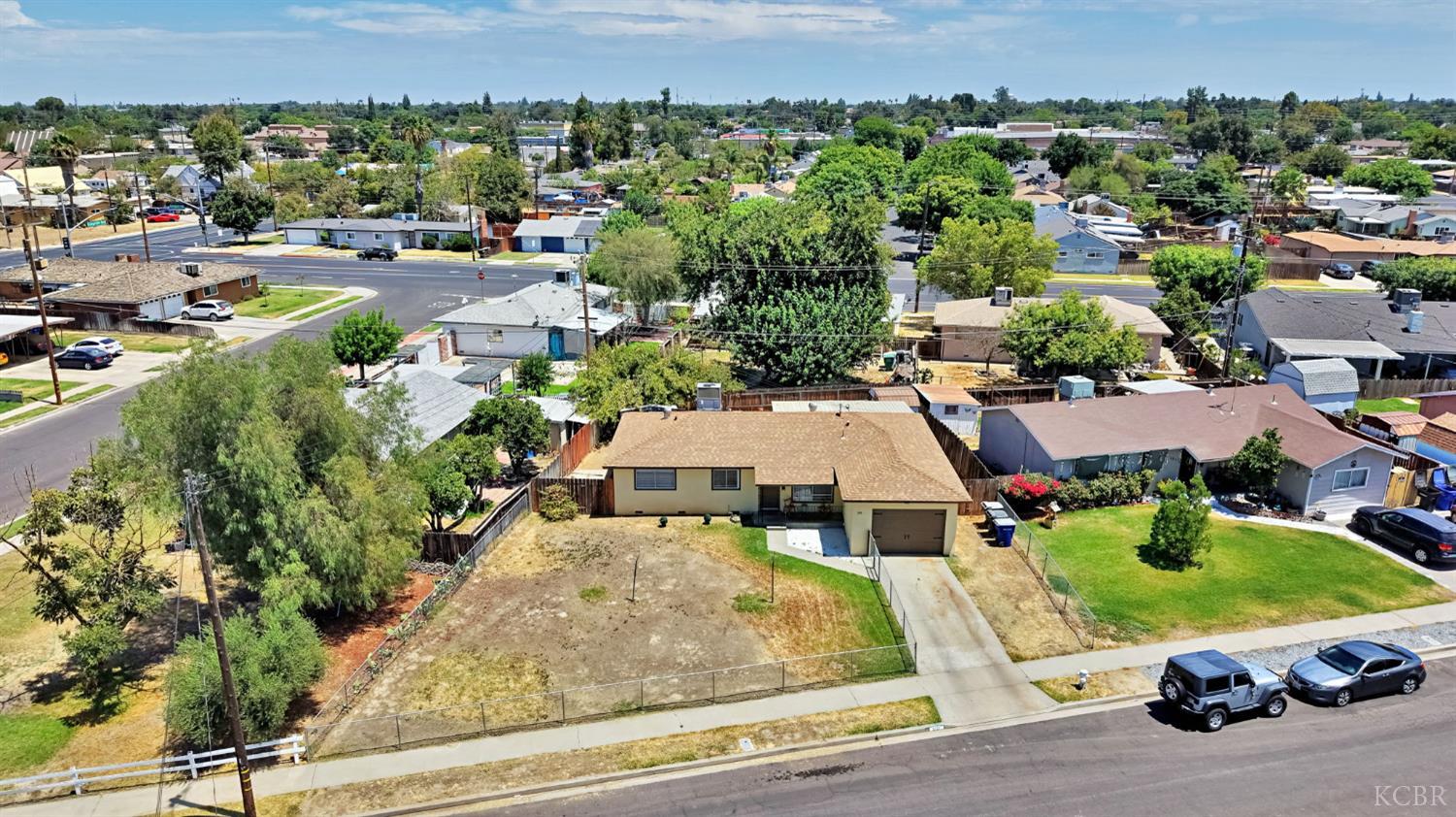 1515 Thornton St, Hanford, CA 93230