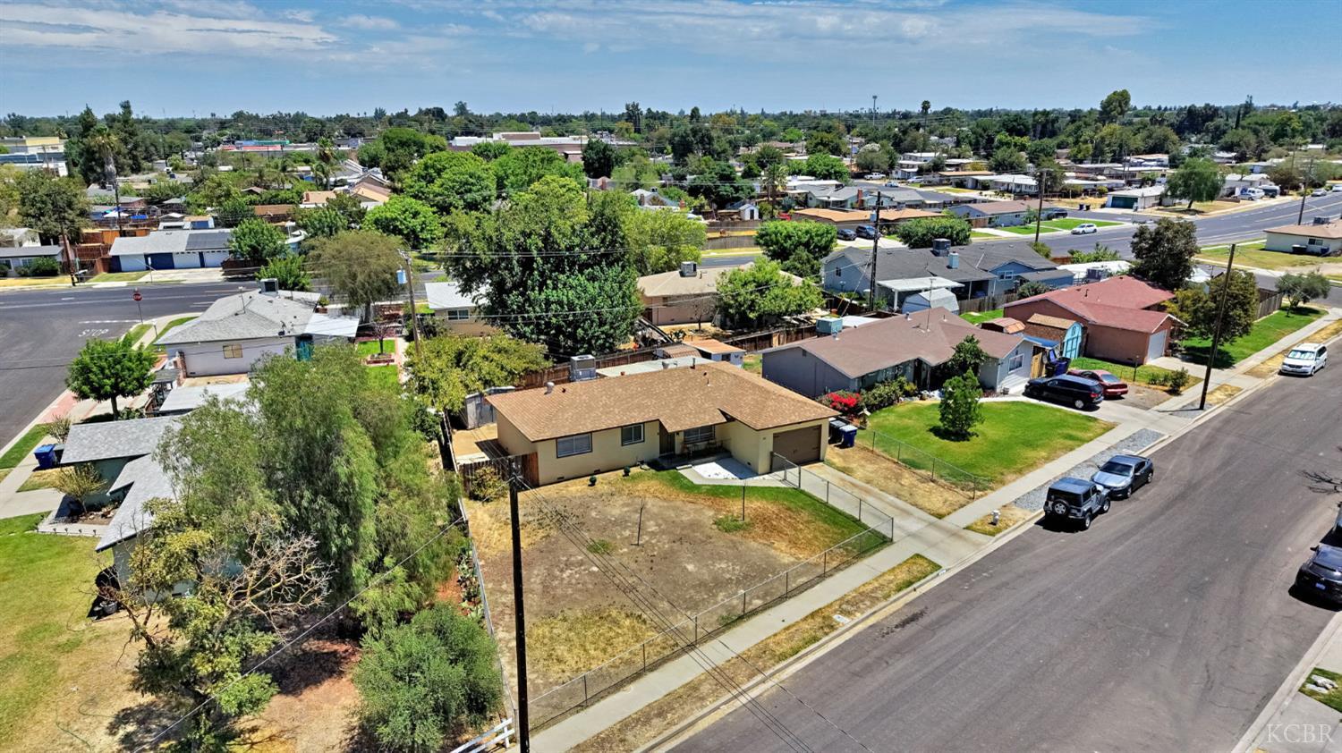 1515 Thornton St, Hanford, CA 93230