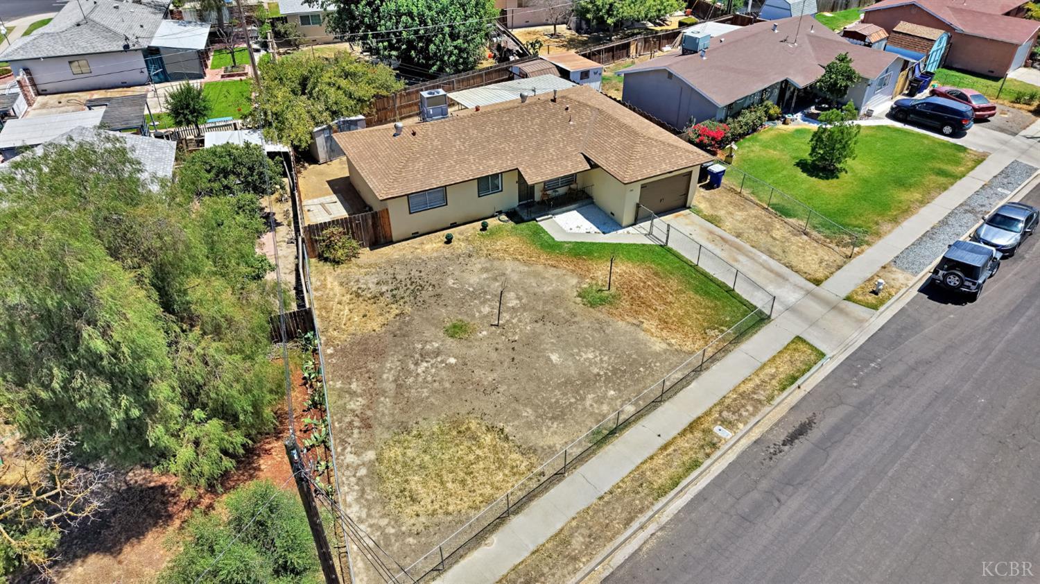 1515 Thornton St, Hanford, CA 93230