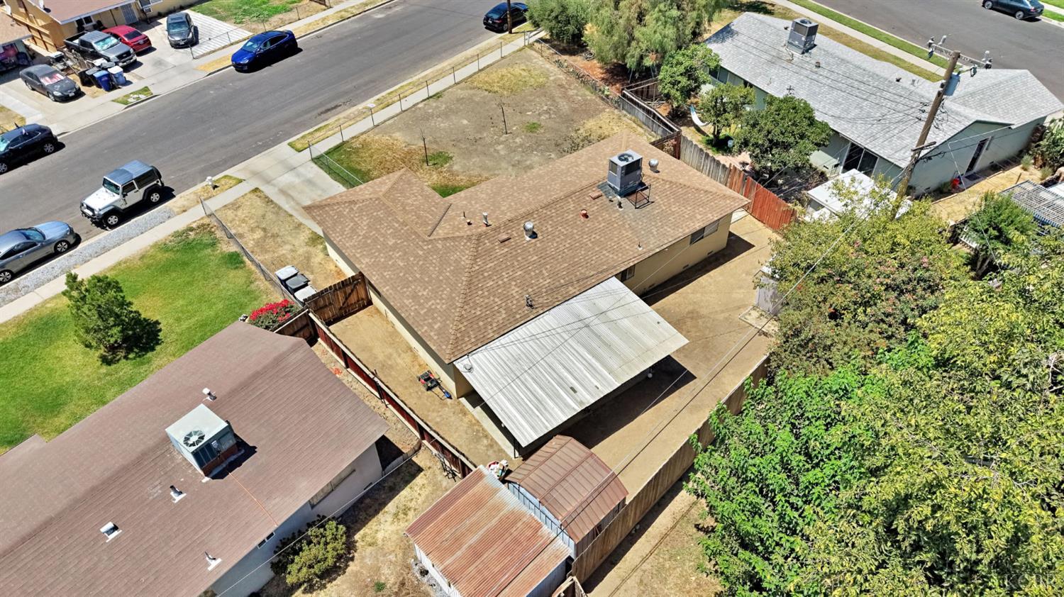 1515 Thornton St, Hanford, CA 93230