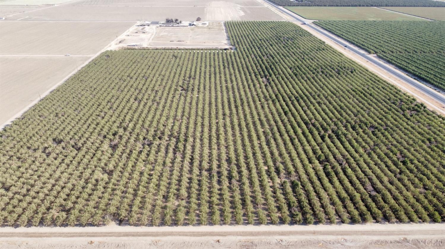 8251 Iona Ave, Hanford, CA 93230