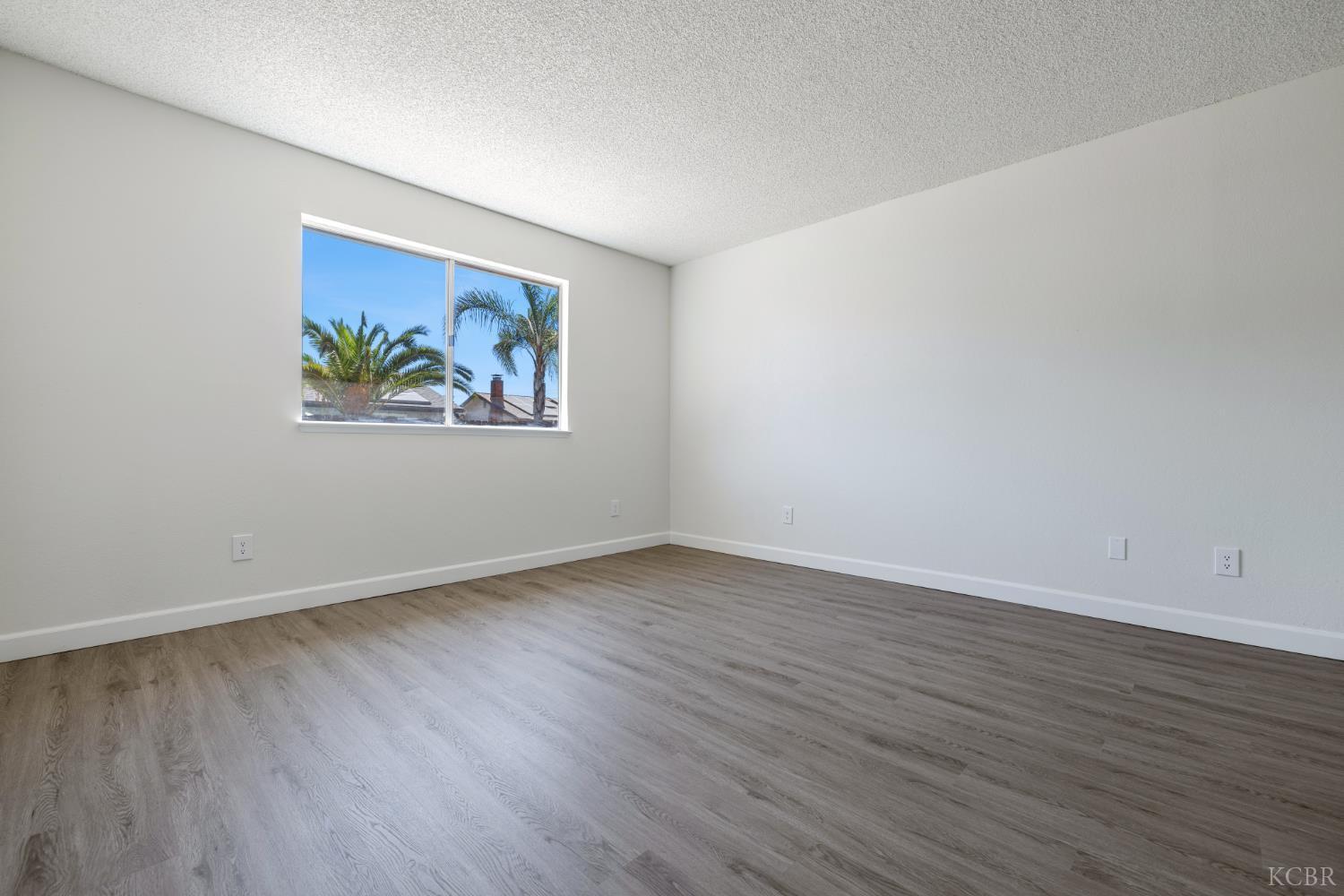 2117 Beechwood Ct, Hanford, CA 93230