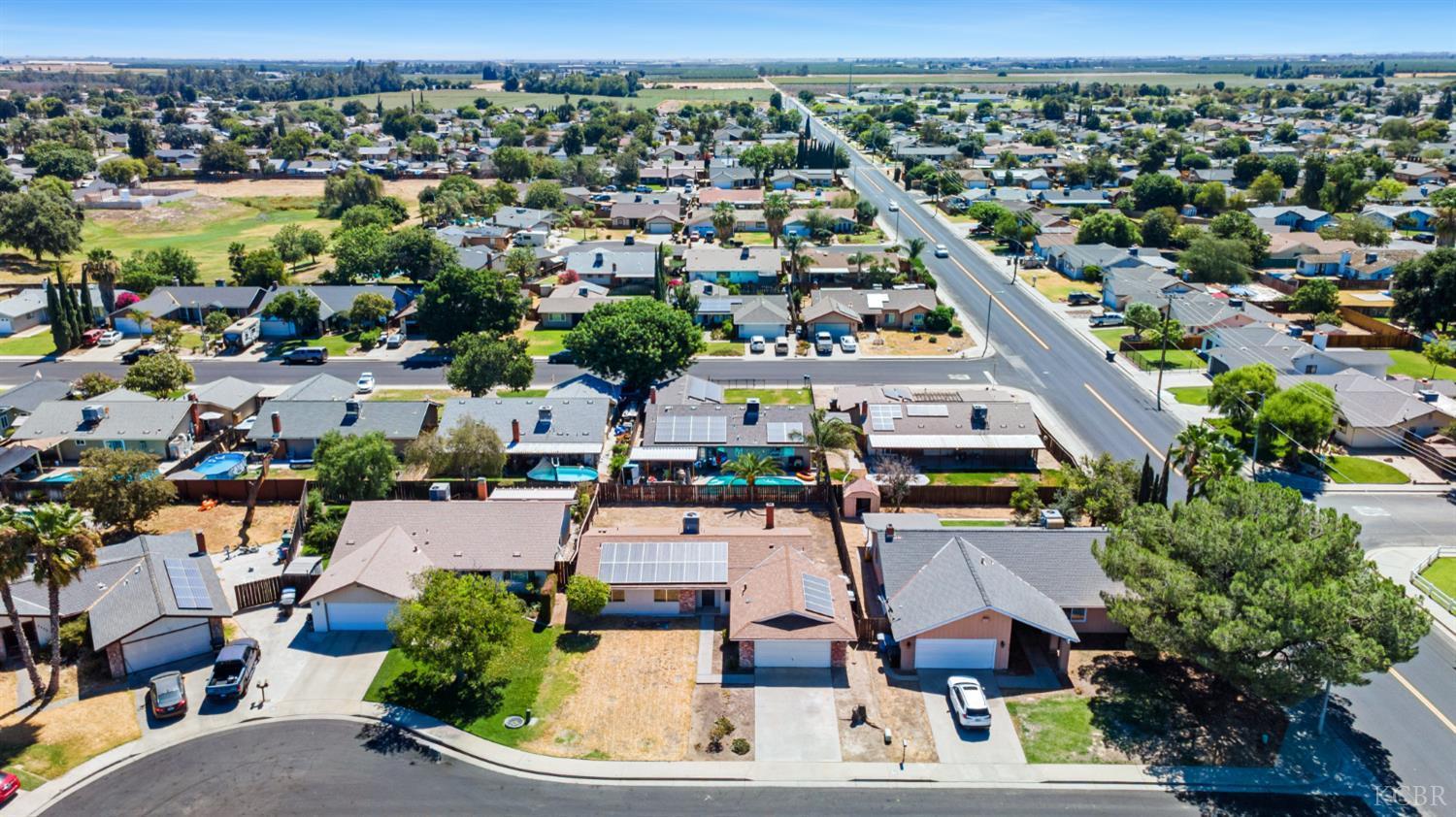 2117 Beechwood Ct, Hanford, CA 93230