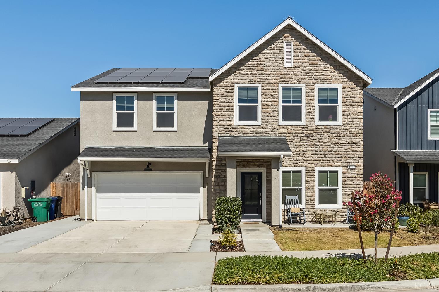 1733 N Frontier St, Hanford, CA 93230