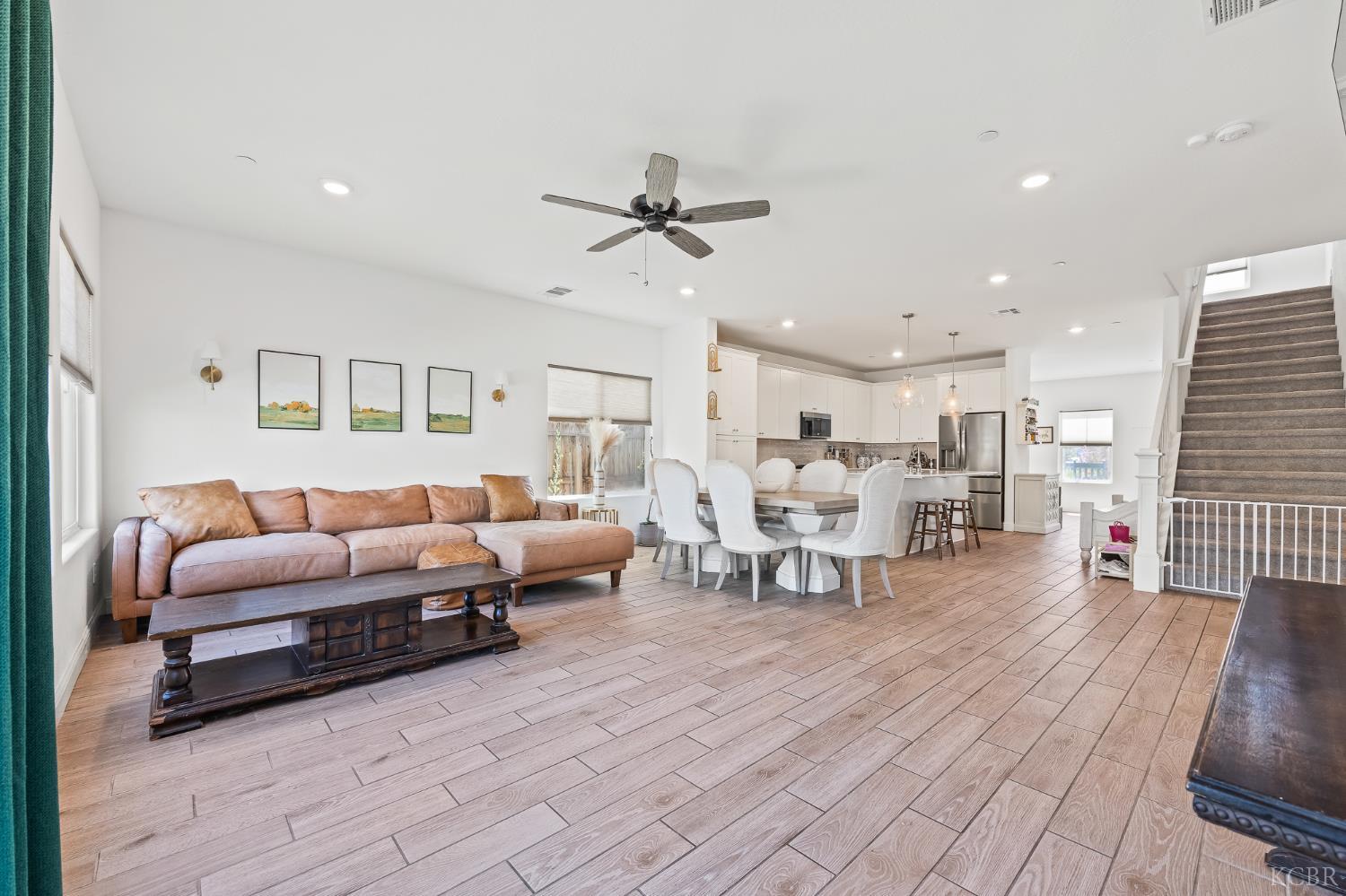 1733 N Frontier St, Hanford, CA 93230