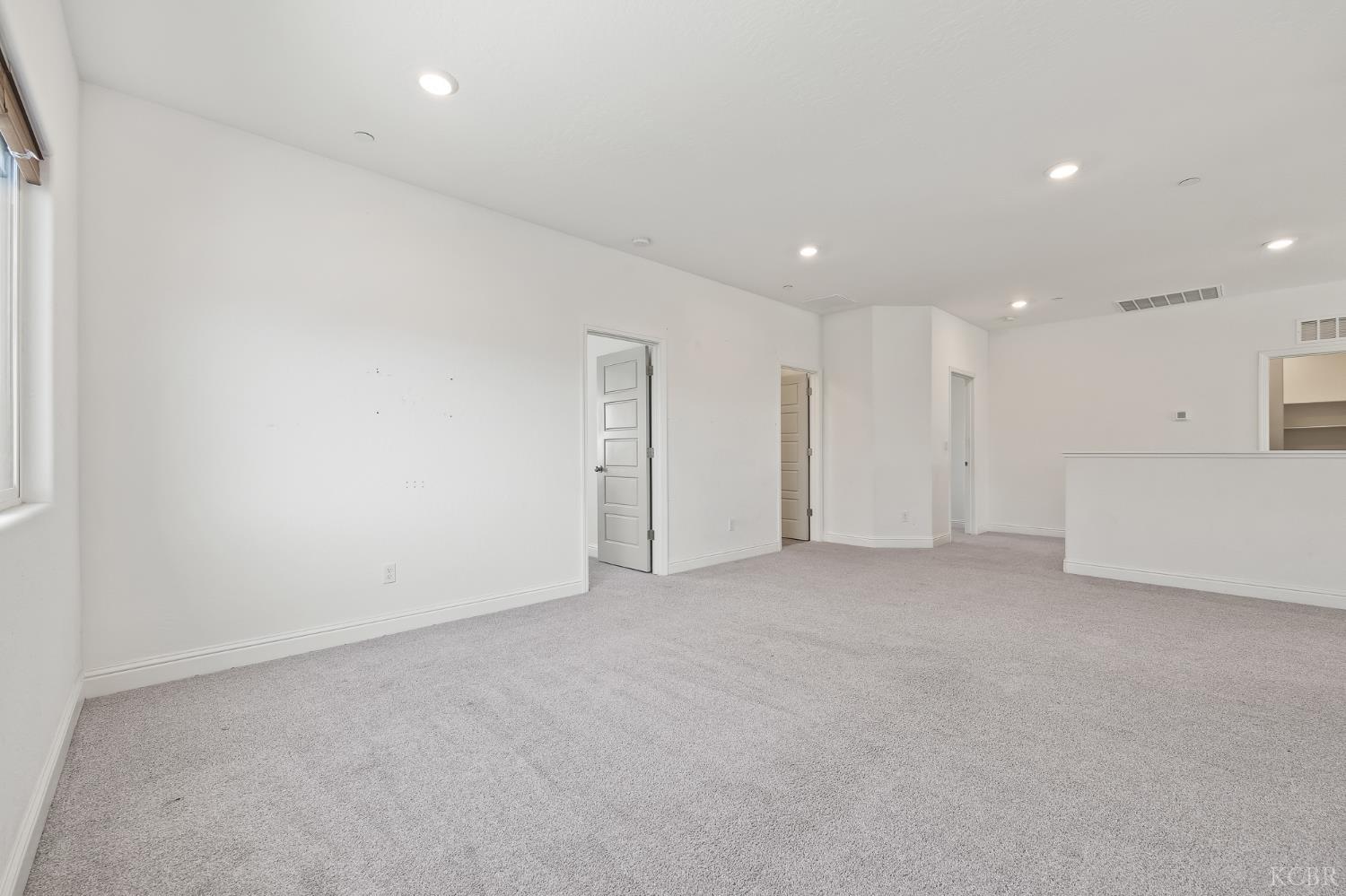 1733 N Frontier St, Hanford, CA 93230