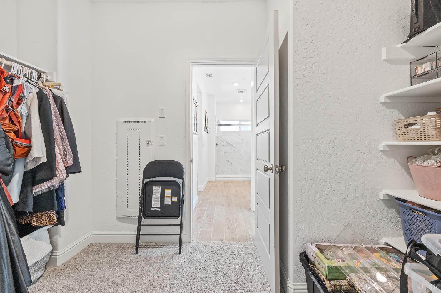 1733 N Frontier St, Hanford, CA 93230