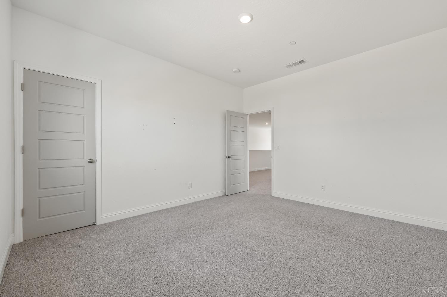1733 N Frontier St, Hanford, CA 93230