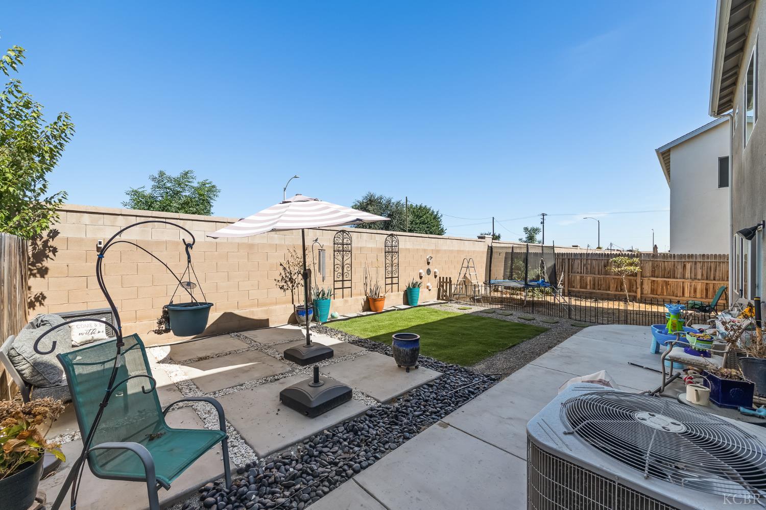 1733 N Frontier St, Hanford, CA 93230