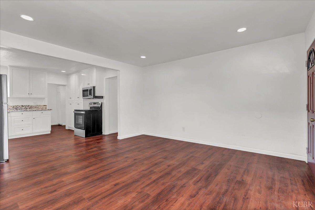 1015 Hall Ave, Corcoran, CA 93212