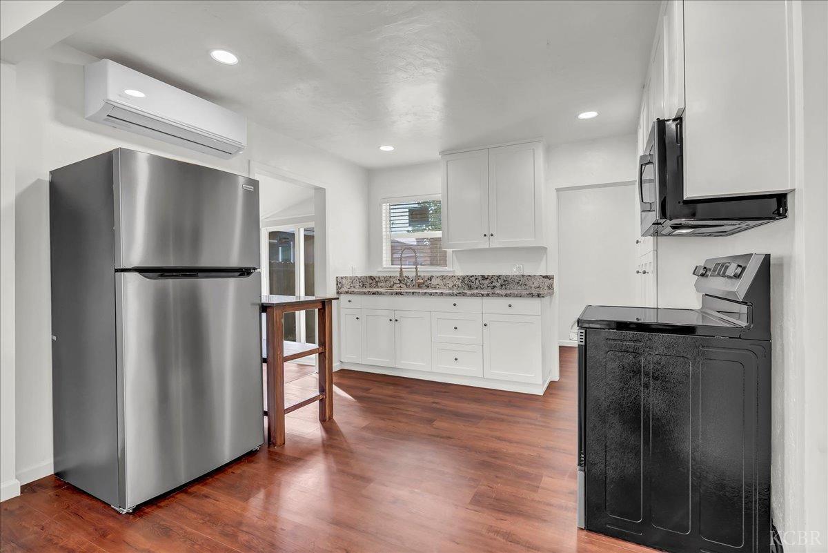 1015 Hall Ave, Corcoran, CA 93212