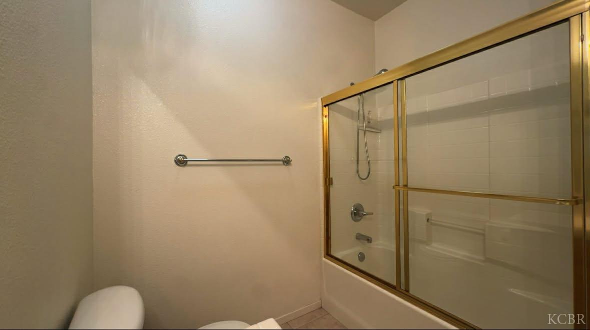 1770 Rio Hondo Ct, Hanford, CA 93230
