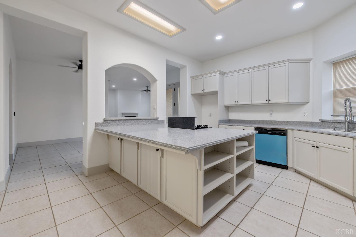 938 Ruby Ln, Livingston, CA 95333
