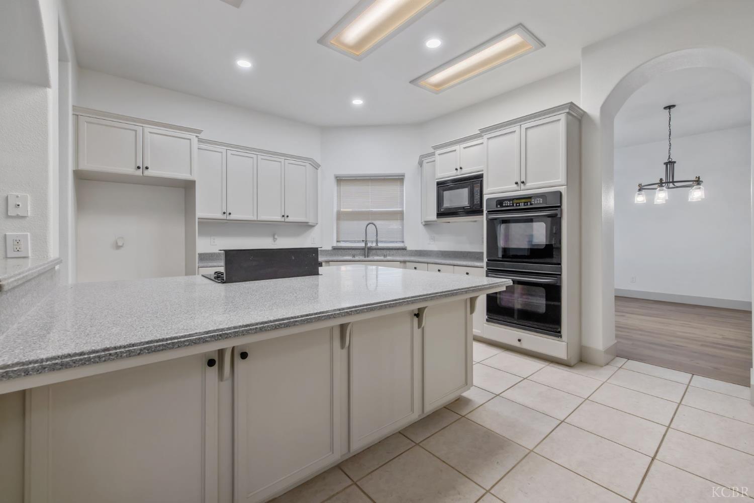938 Ruby Ln, Livingston, CA 95333