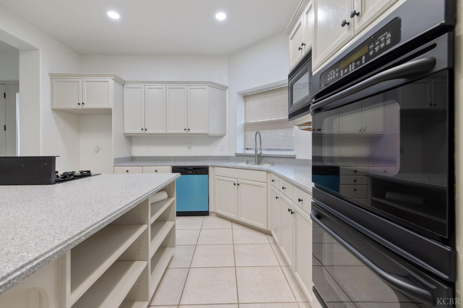 938 Ruby Ln, Livingston, CA 95333