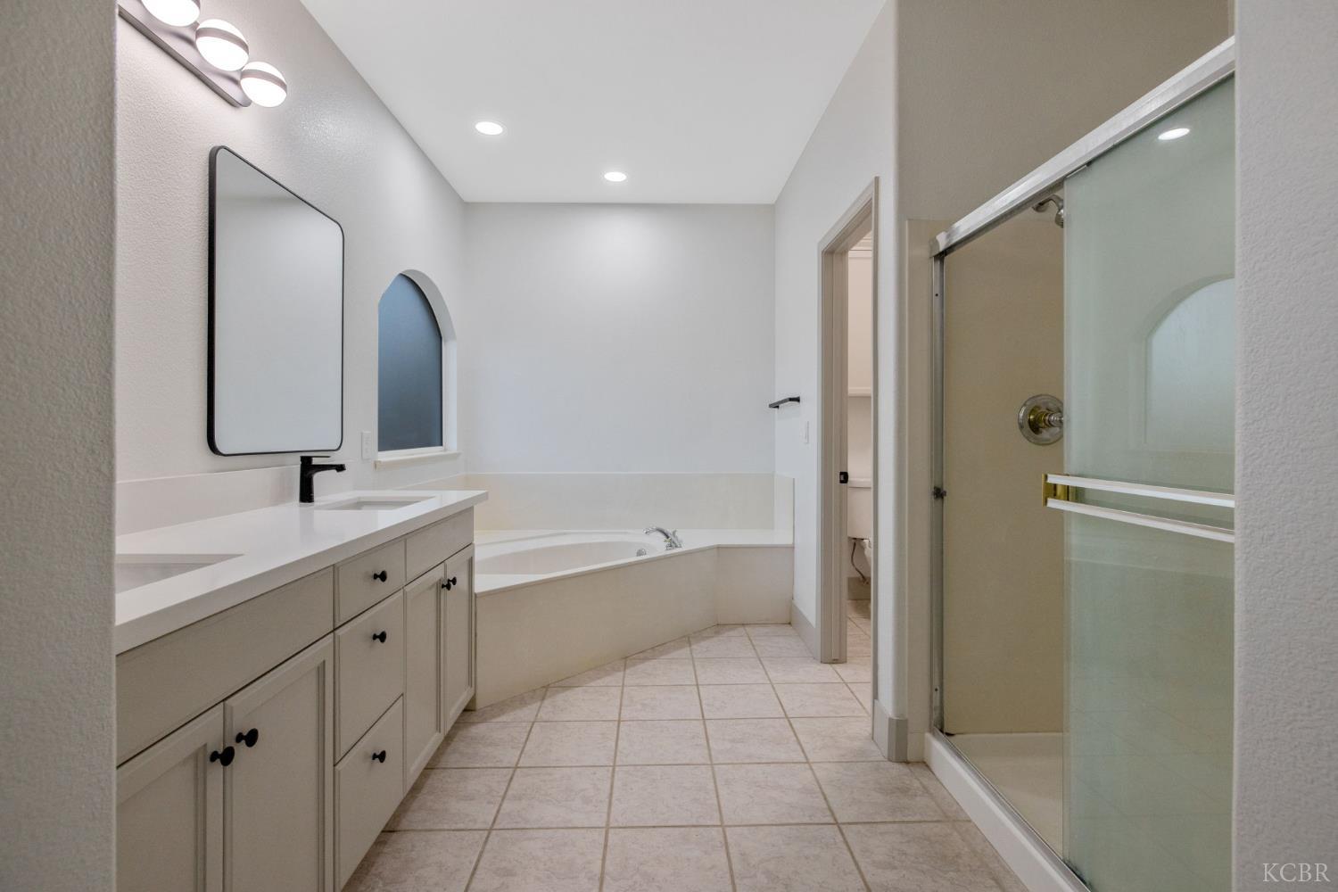 938 Ruby Ln, Livingston, CA 95333