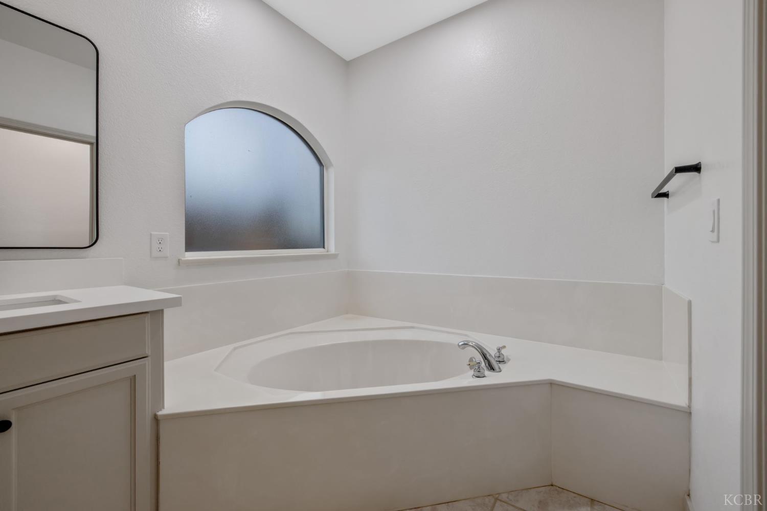 938 Ruby Ln, Livingston, CA 95333