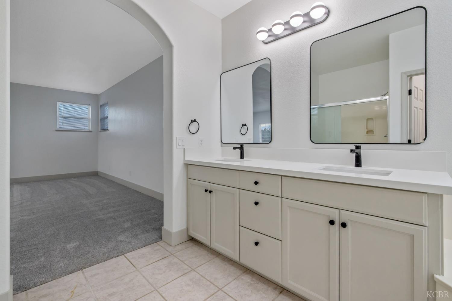 938 Ruby Ln, Livingston, CA 95333