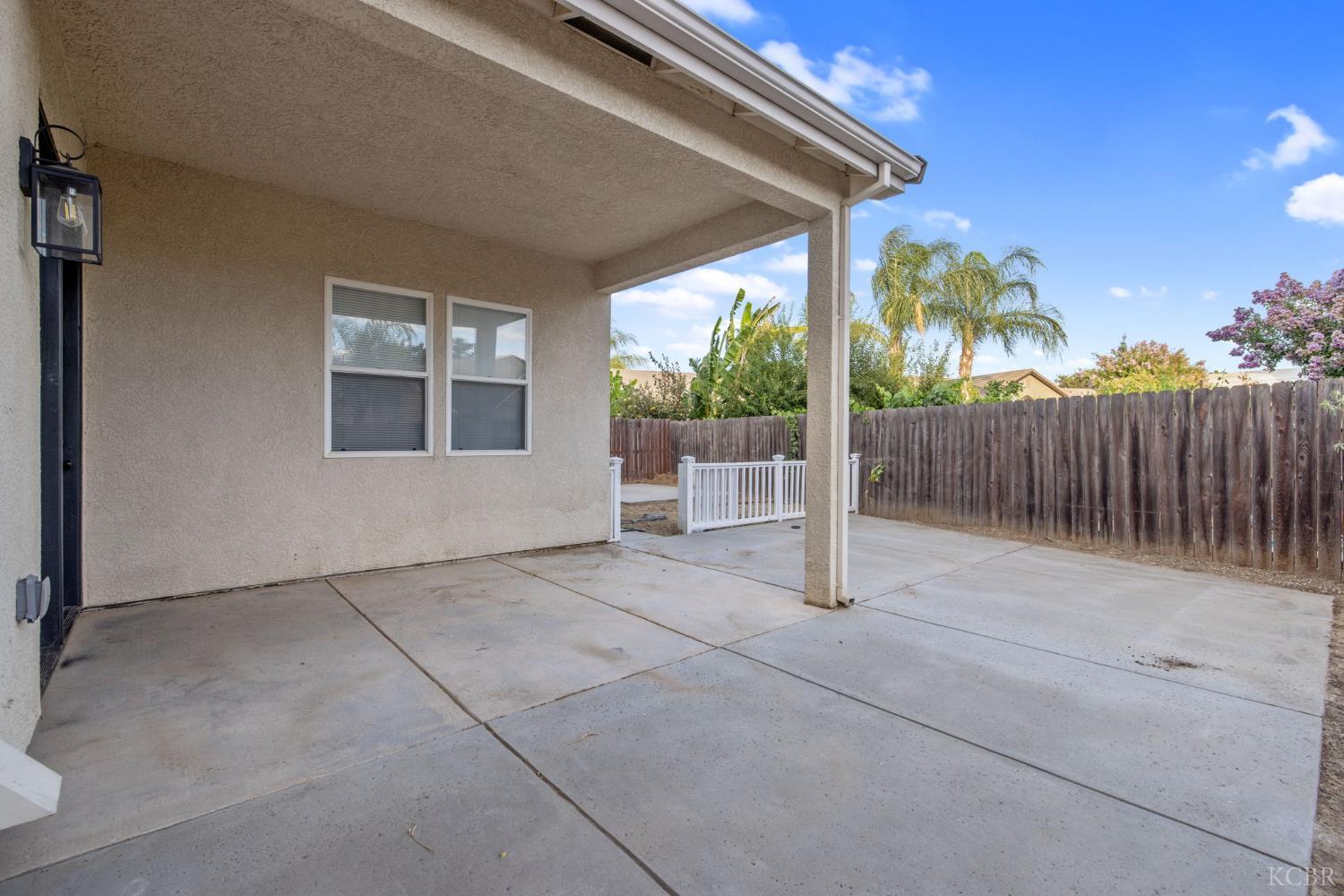 938 Ruby Ln, Livingston, CA 95333