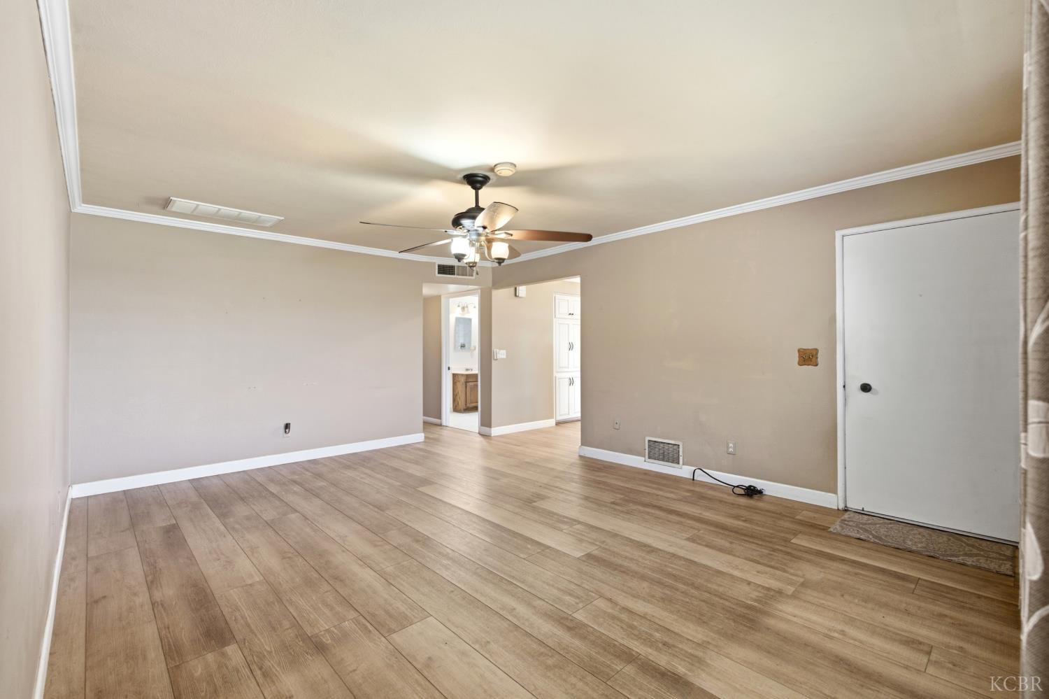 1299 Mary St, Hanford, CA 93230