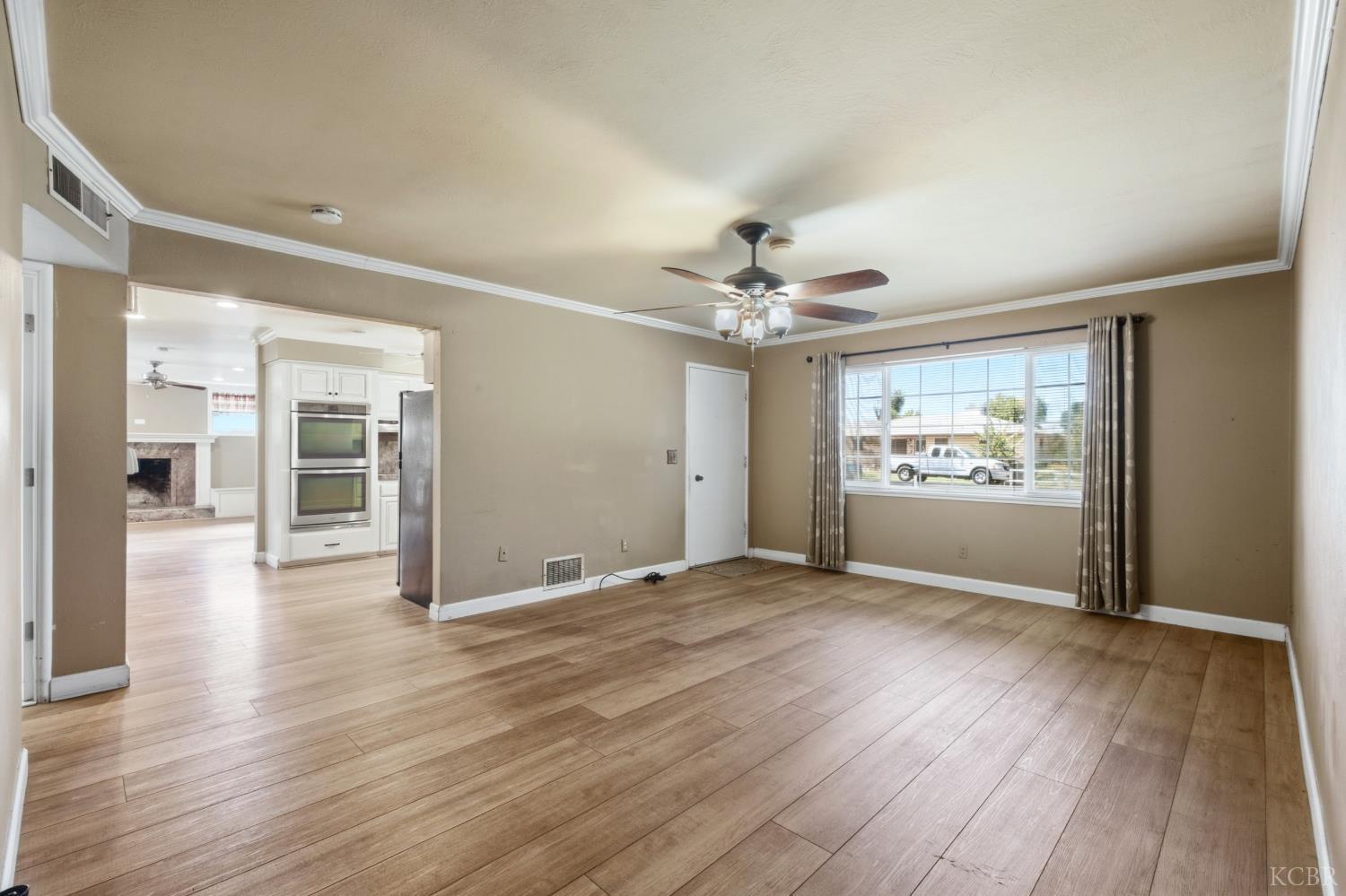 1299 Mary St, Hanford, CA 93230