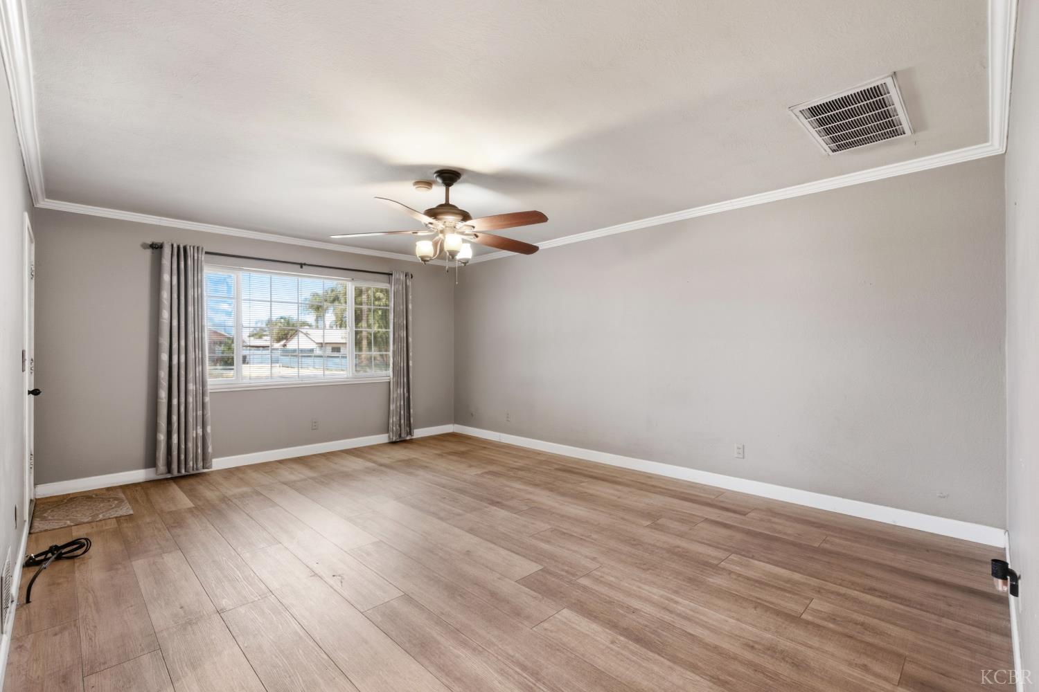 1299 Mary St, Hanford, CA 93230