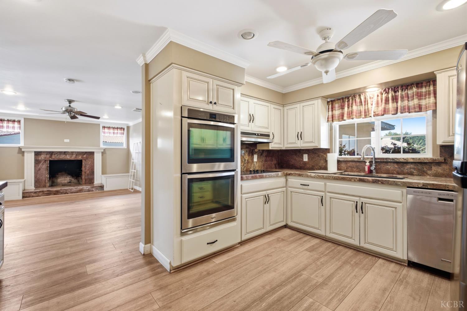 1299 Mary St, Hanford, CA 93230