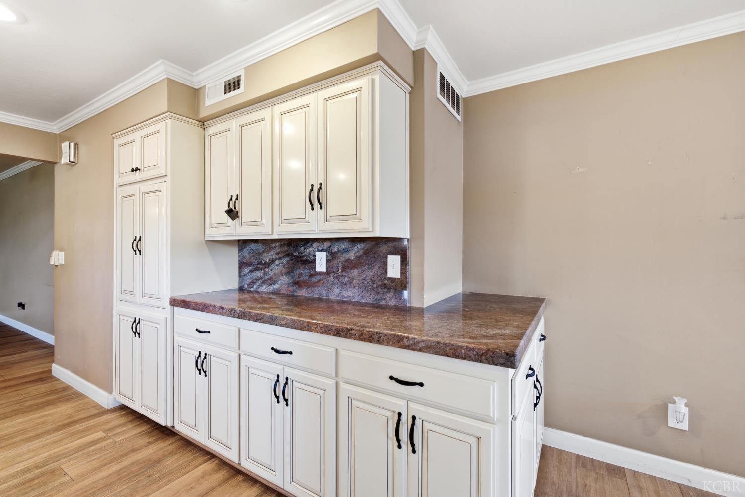 1299 Mary St, Hanford, CA 93230