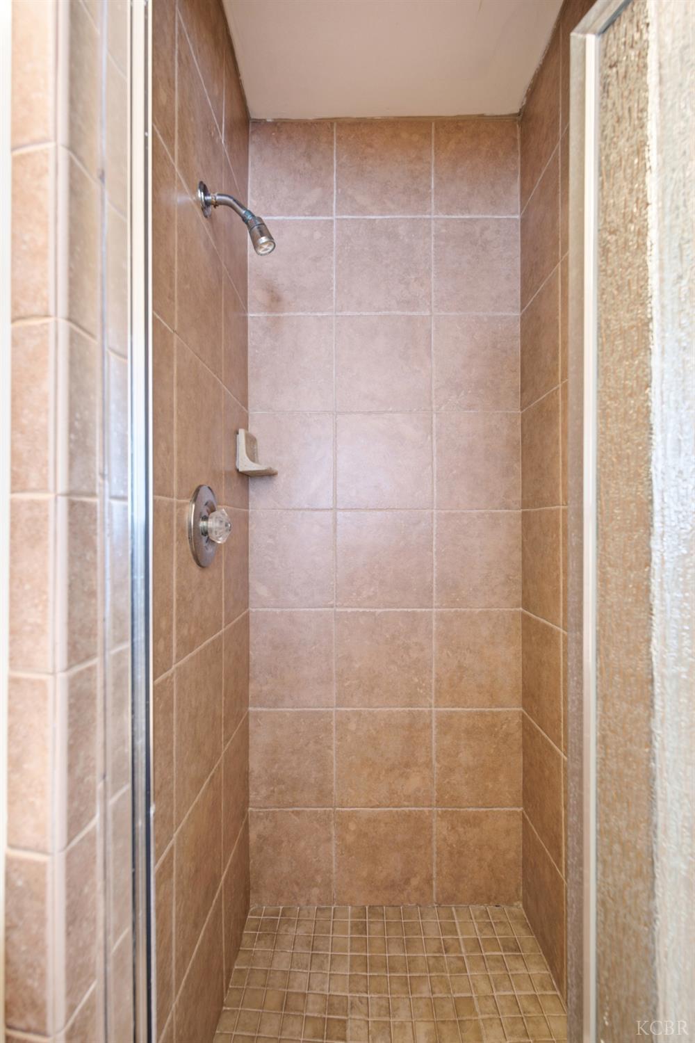 1299 Mary St, Hanford, CA 93230