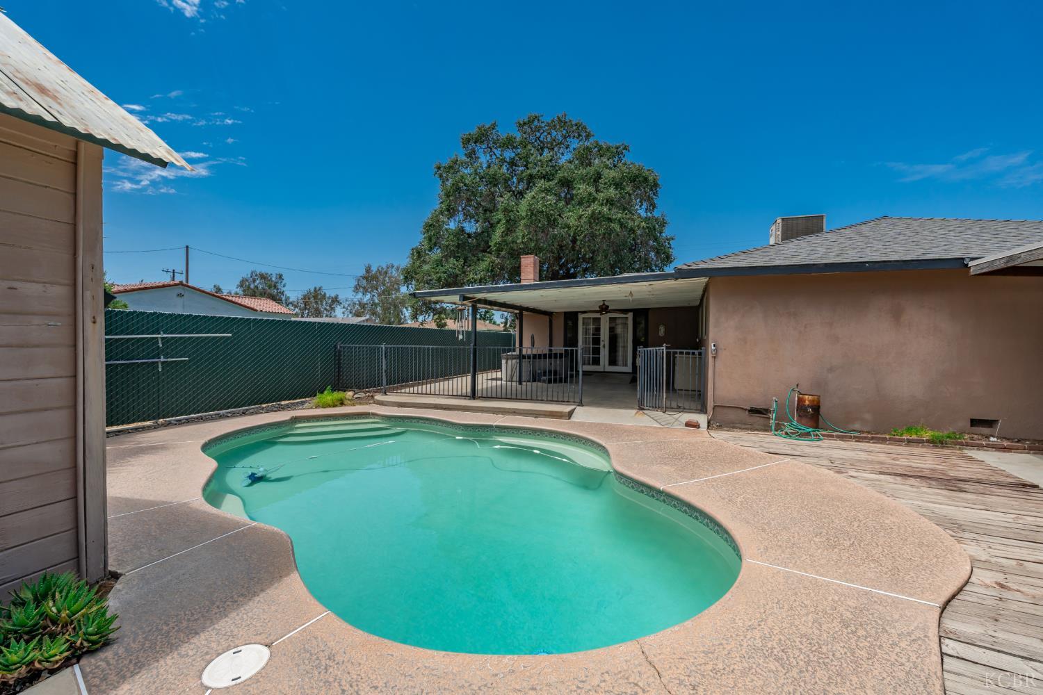 1299 Mary St, Hanford, CA 93230