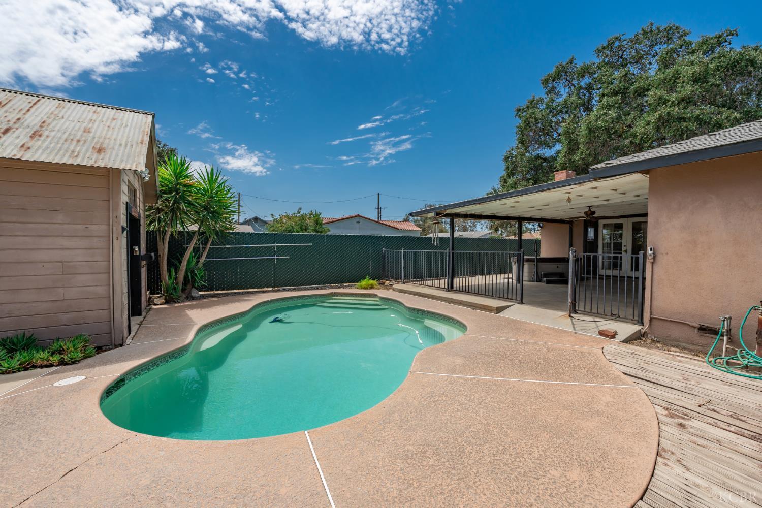 1299 Mary St, Hanford, CA 93230