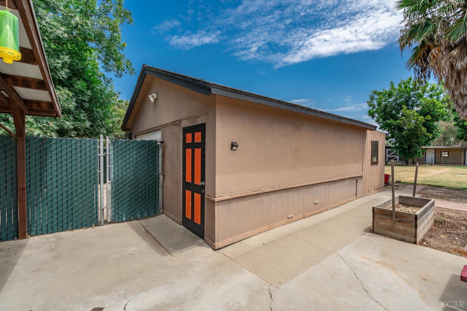 1299 Mary St, Hanford, CA 93230