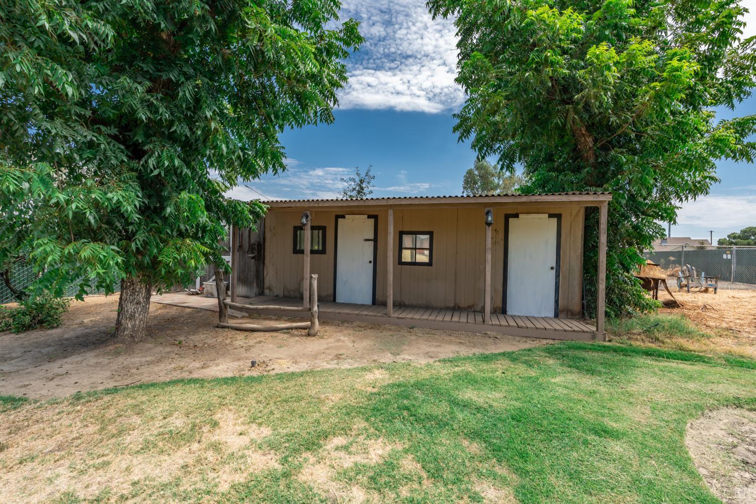 1299 Mary St, Hanford, CA 93230
