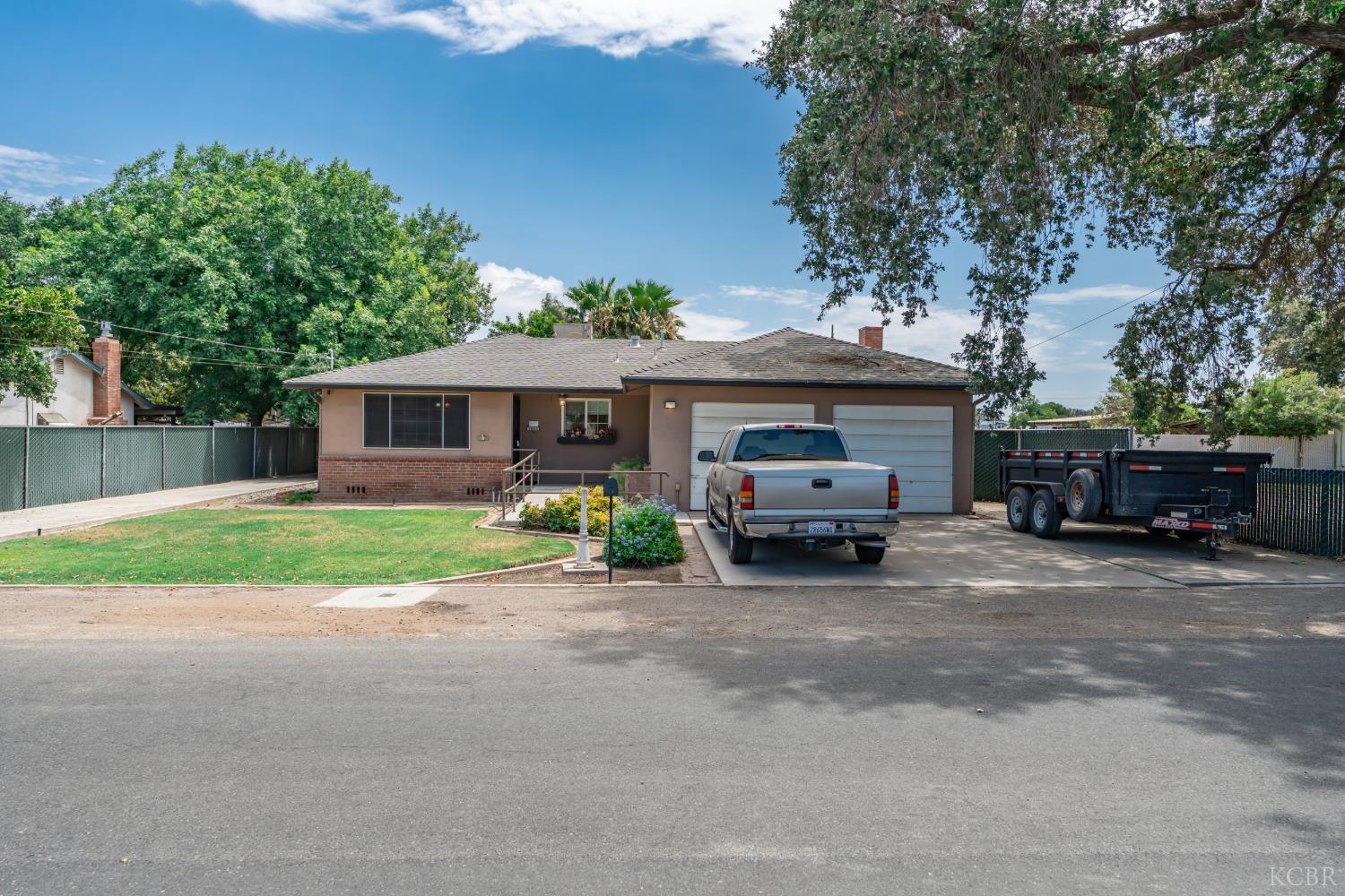 1299 Mary St, Hanford, CA 93230