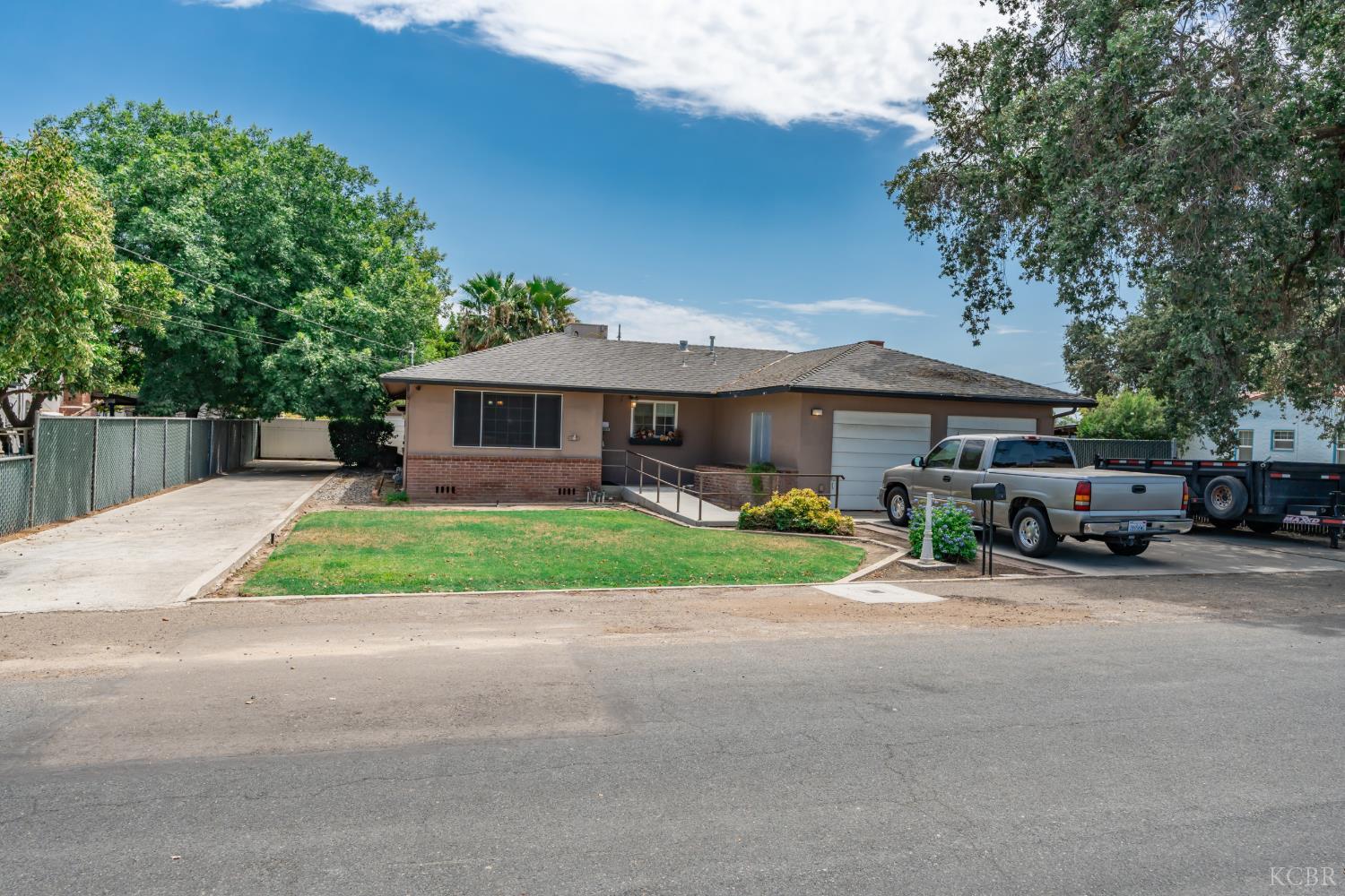 1299 Mary St, Hanford, CA 93230