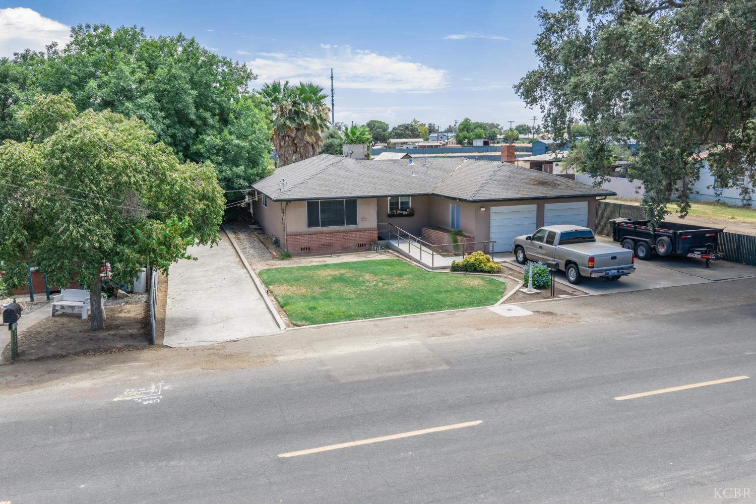 1299 Mary St, Hanford, CA 93230