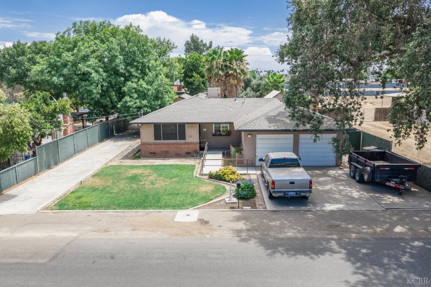 1299 Mary St, Hanford, CA 93230