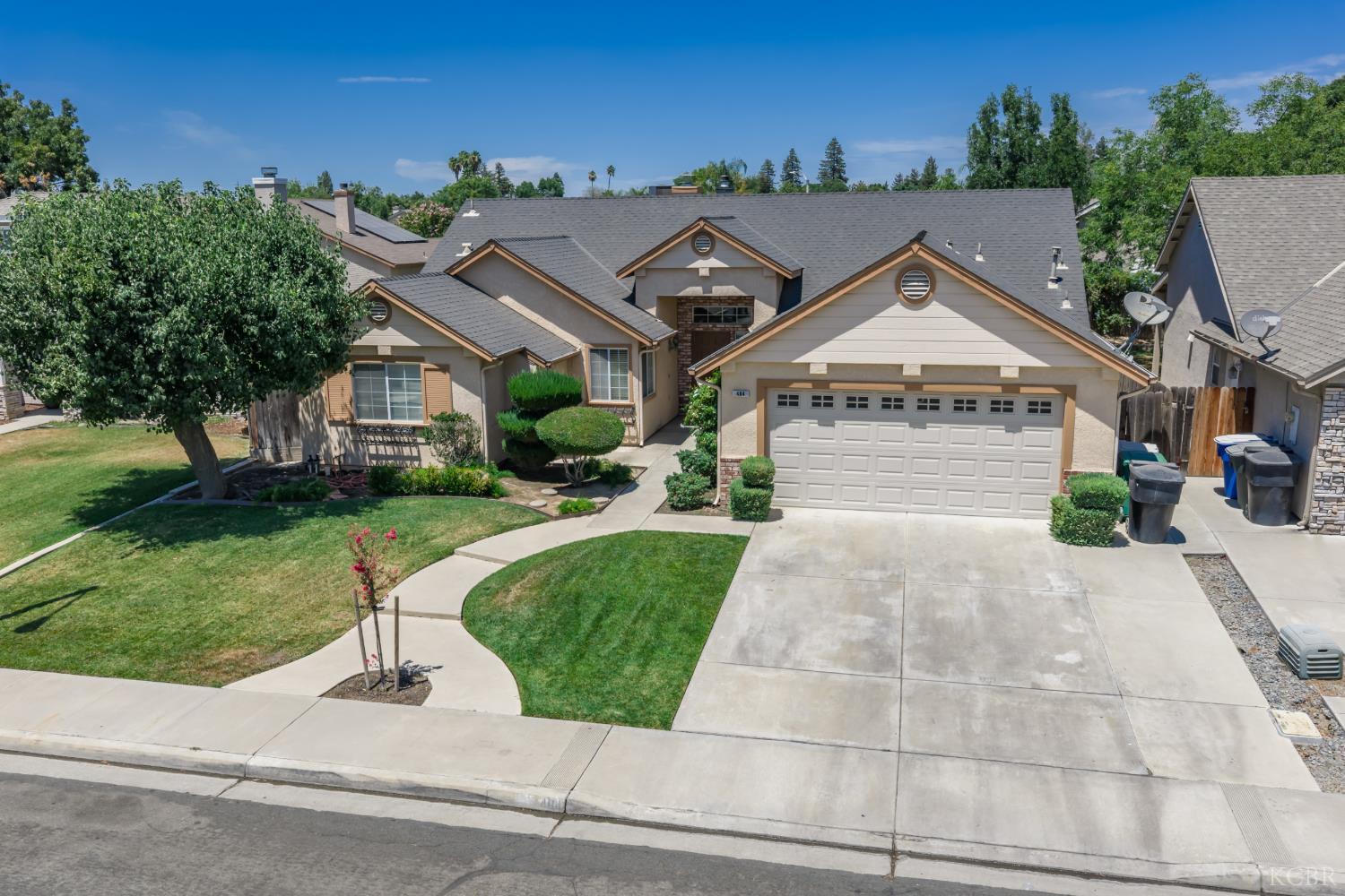 484 W Cinnamon Ave, Hanford, CA 93230