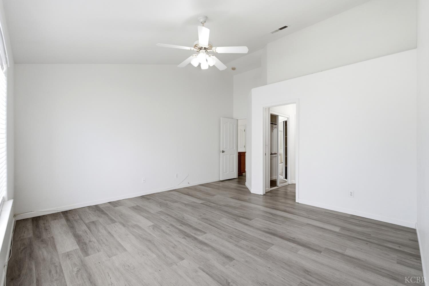 484 W Cinnamon Ave, Hanford, CA 93230
