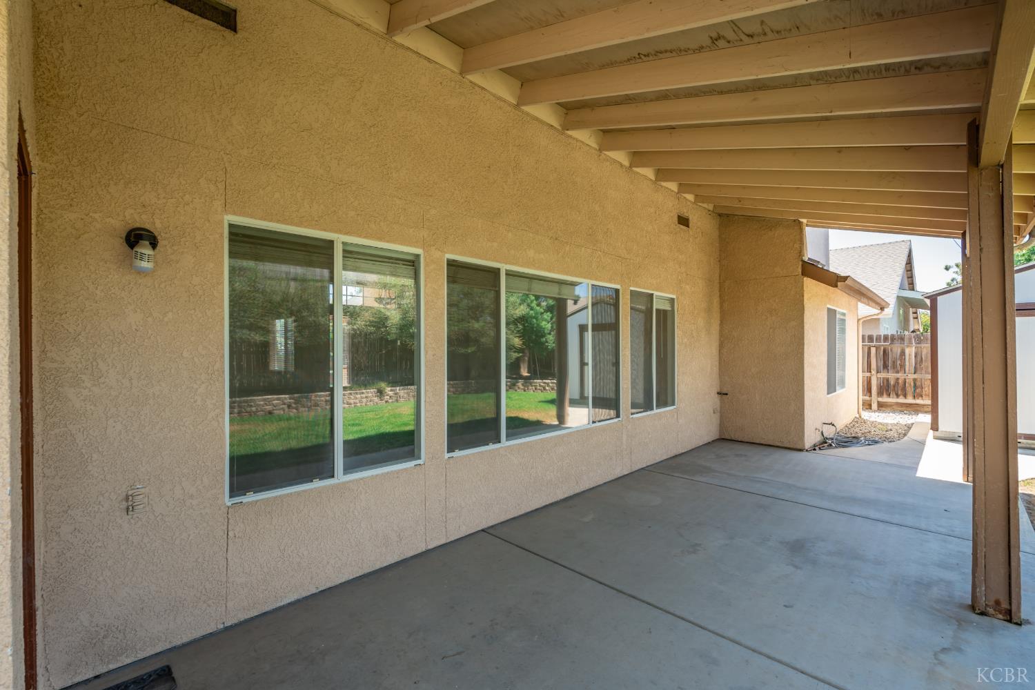 484 W Cinnamon Ave, Hanford, CA 93230