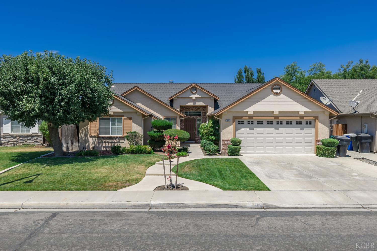 484 W Cinnamon Ave, Hanford, CA 93230