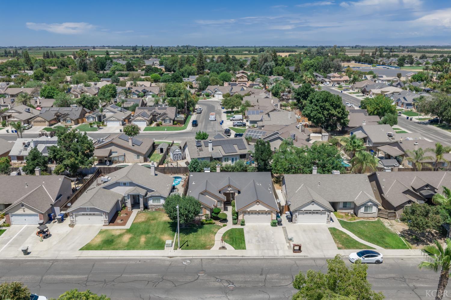 484 W Cinnamon Ave, Hanford, CA 93230